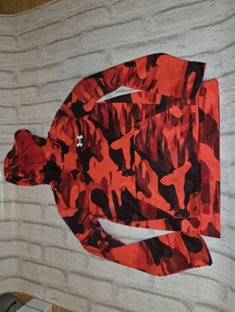 Boys youth large under armour red hoodie